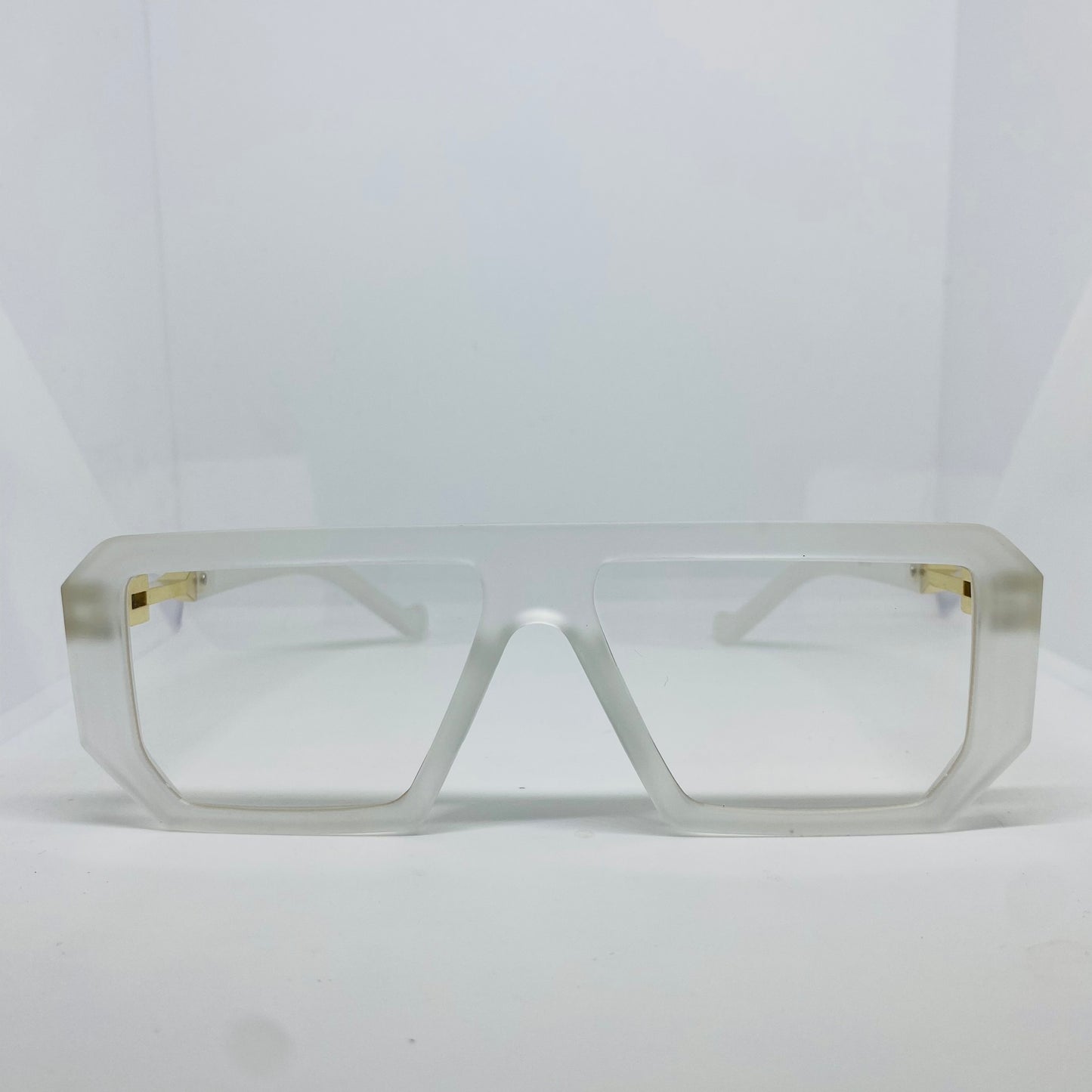 TRANSPARENT WHITE
