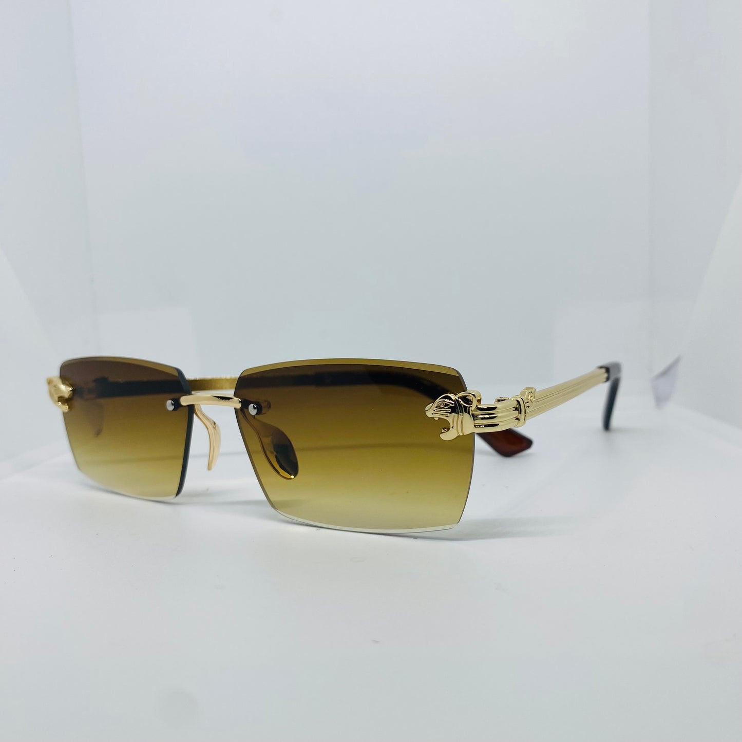 BOWN WITH GOLD