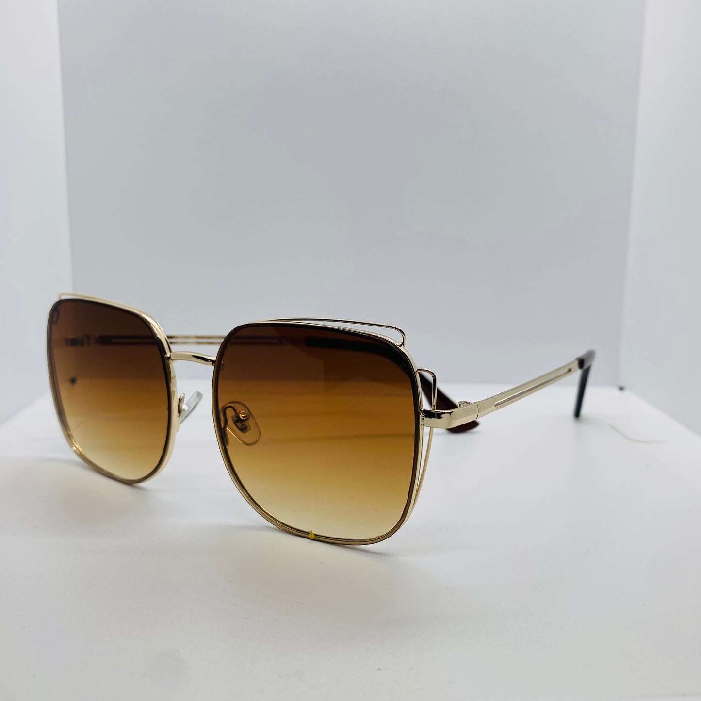 GOLD WITH BROWN