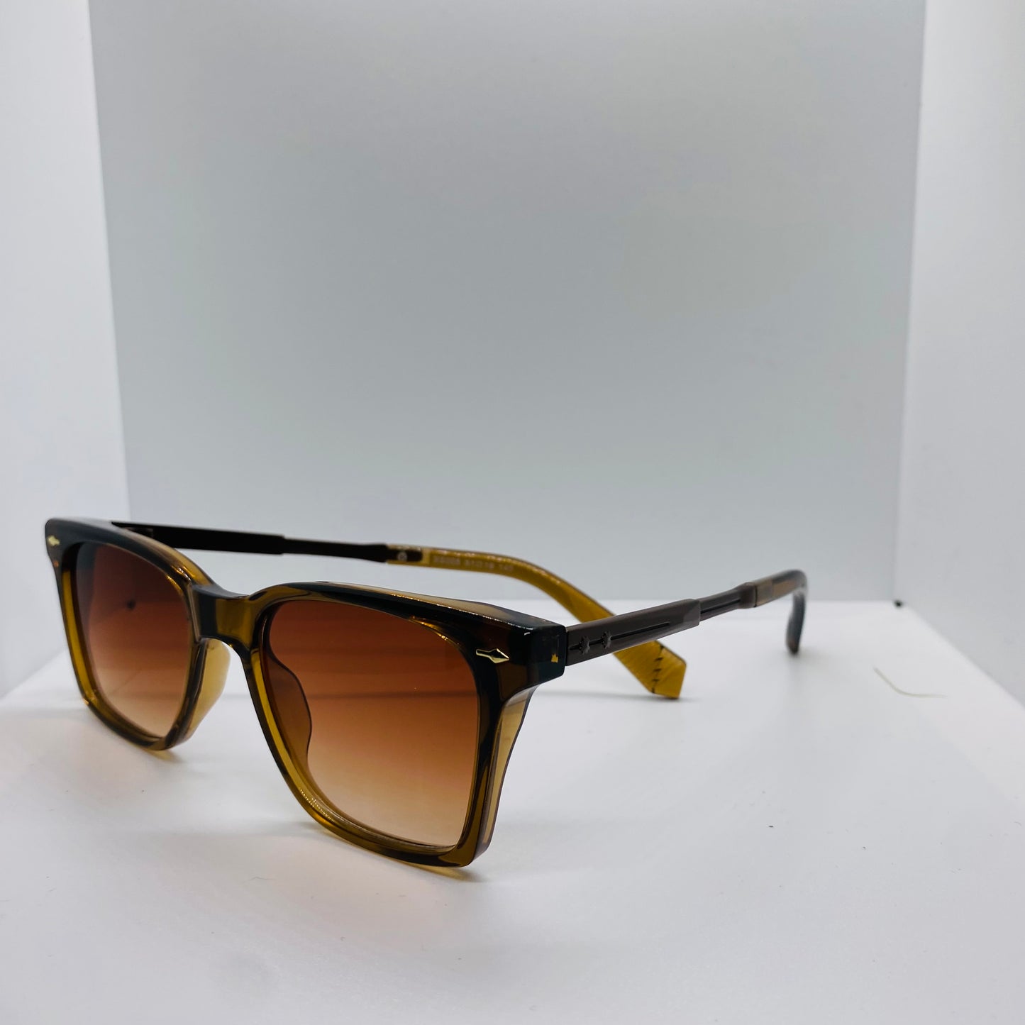 TRANSPARENT BROWN