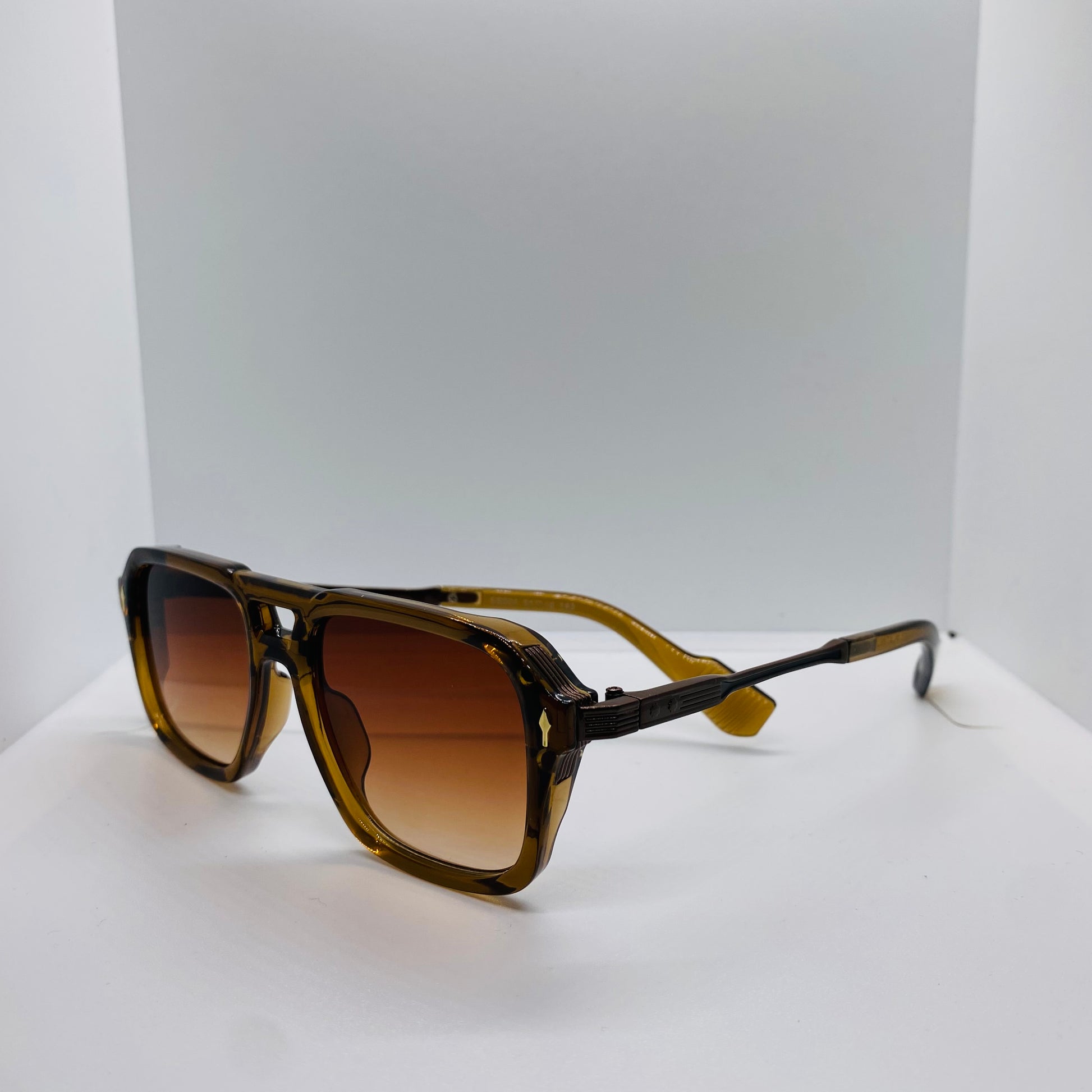 TRANSPARENT BROWN