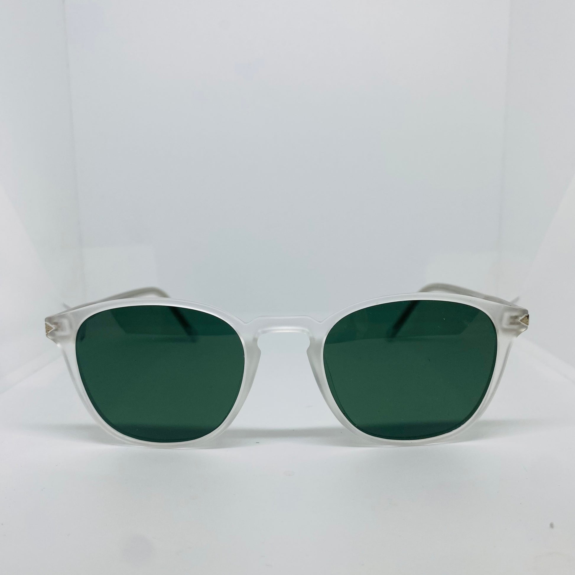 WHITE WITH GREEN 