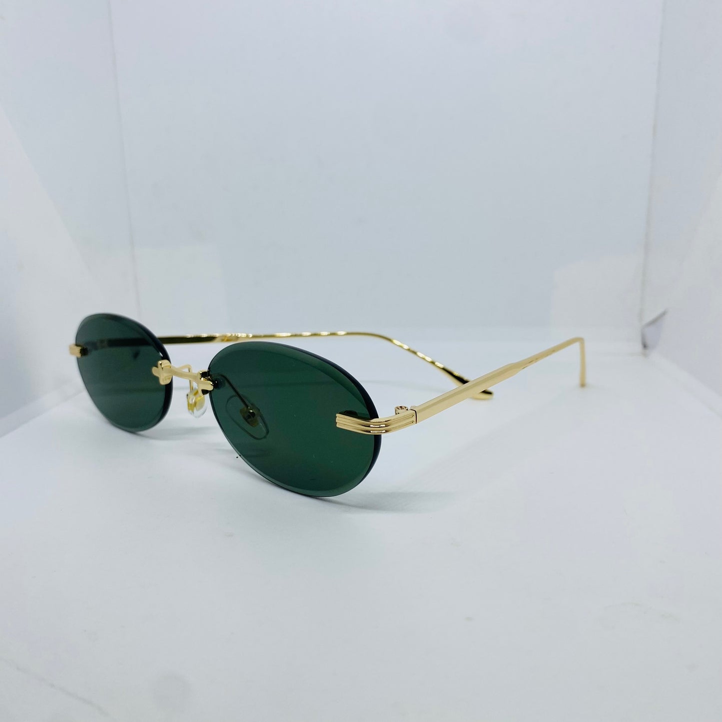 GOLD WITH GREEN