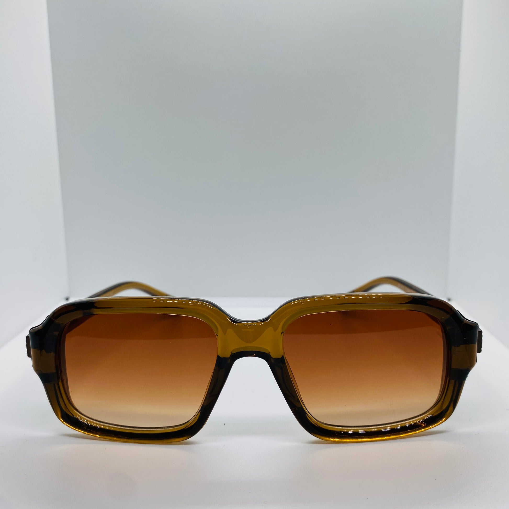 TRANSPARENT BROWN
