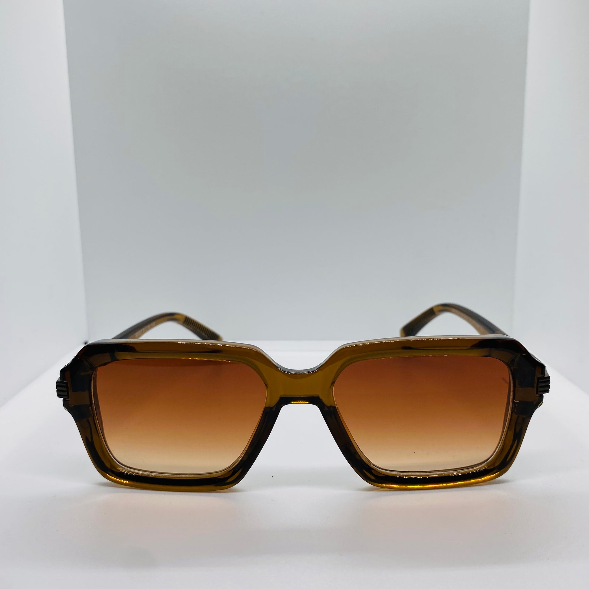 TRANSPARENT BROWN