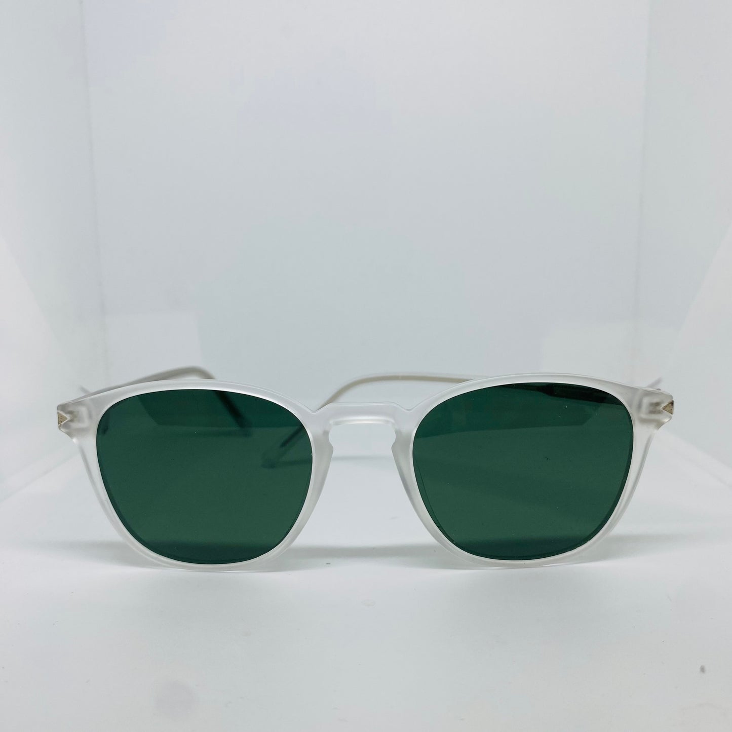 WHITE WITH GREEN 