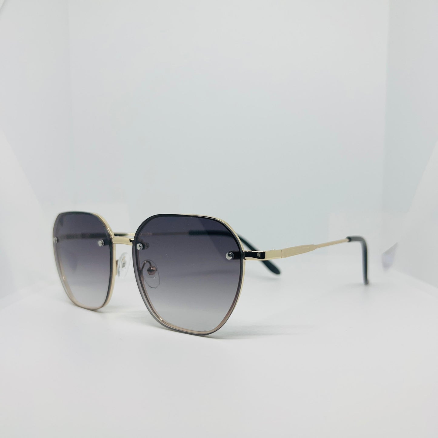 BLACK WIITH GOLD