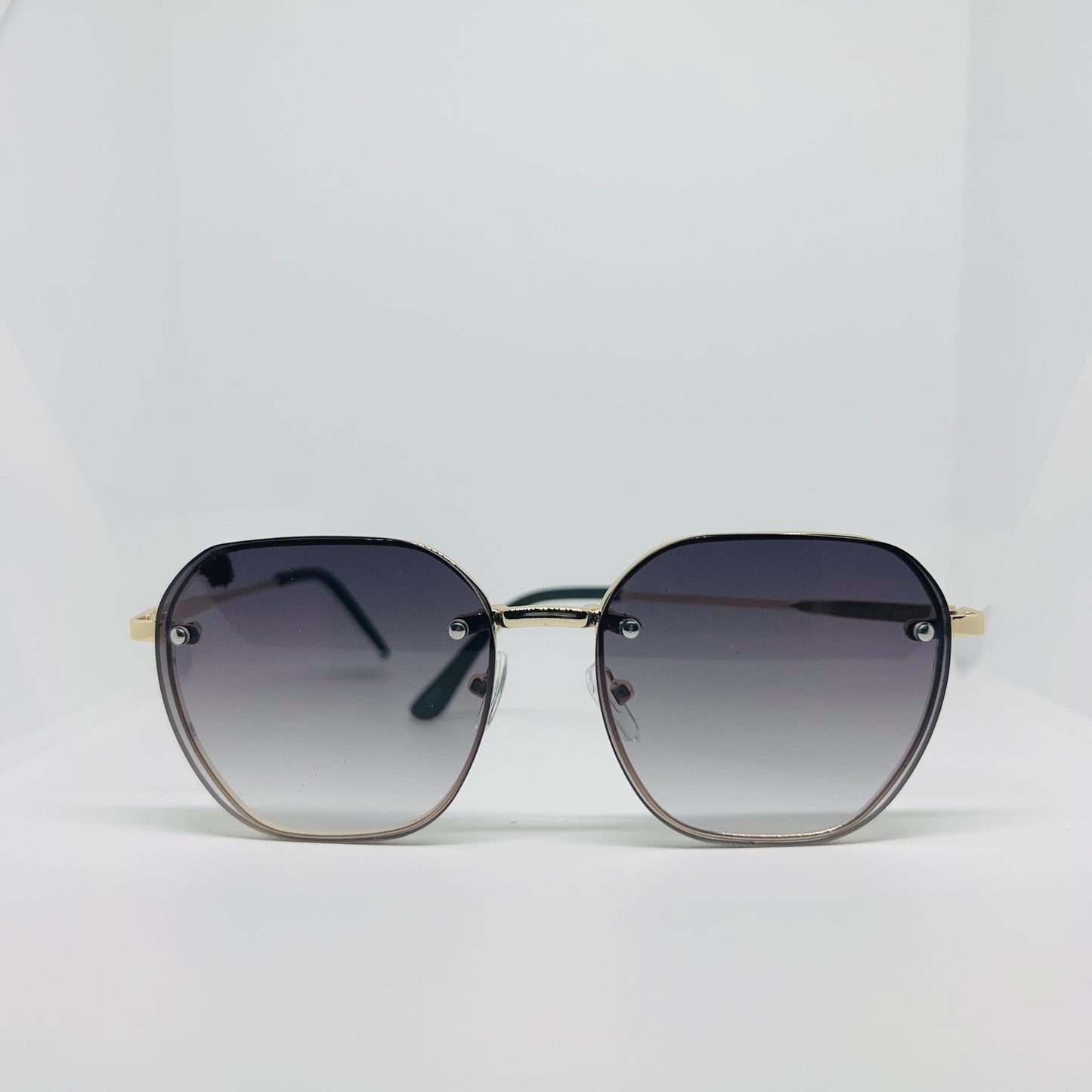 BLACK WIITH GOLD