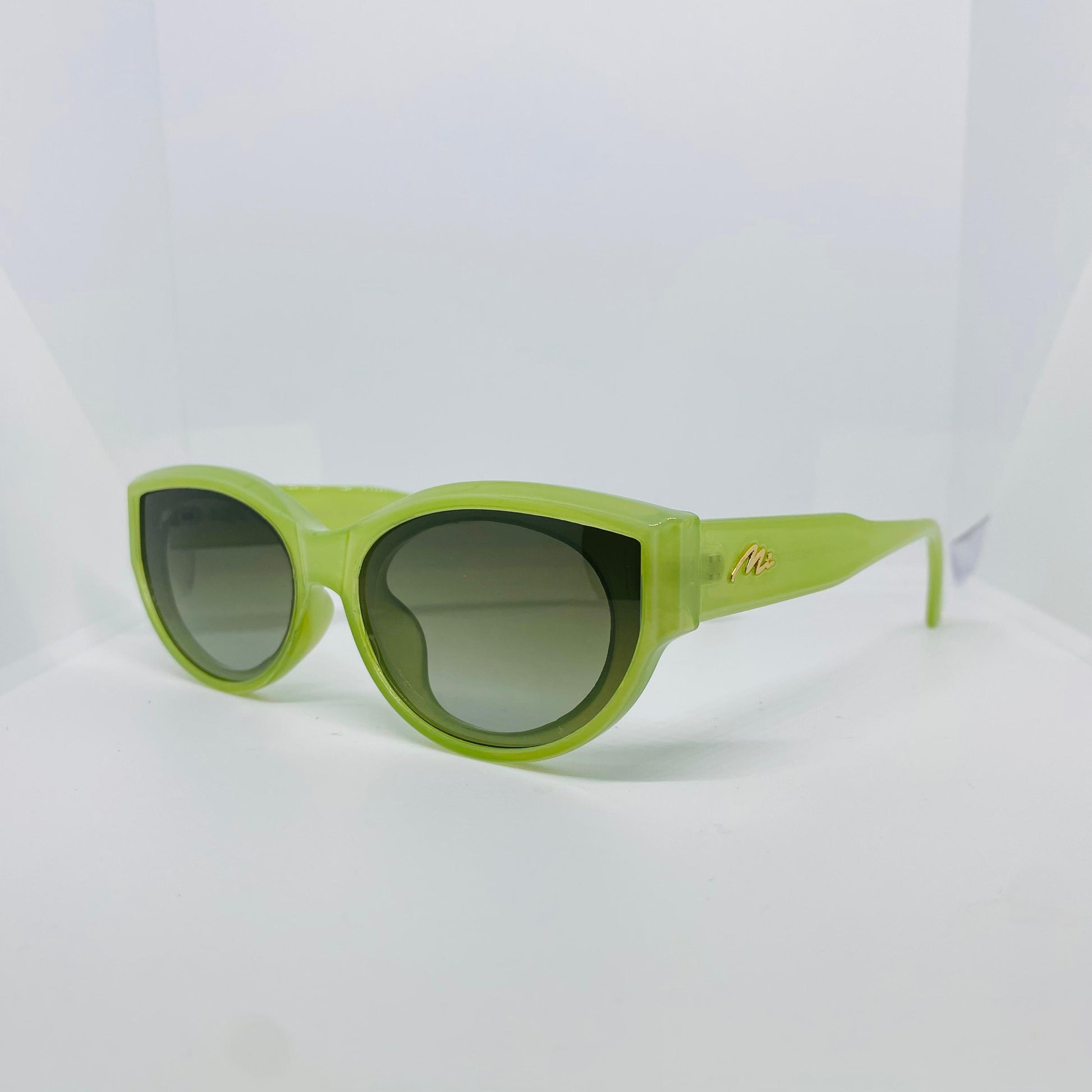 GREEN