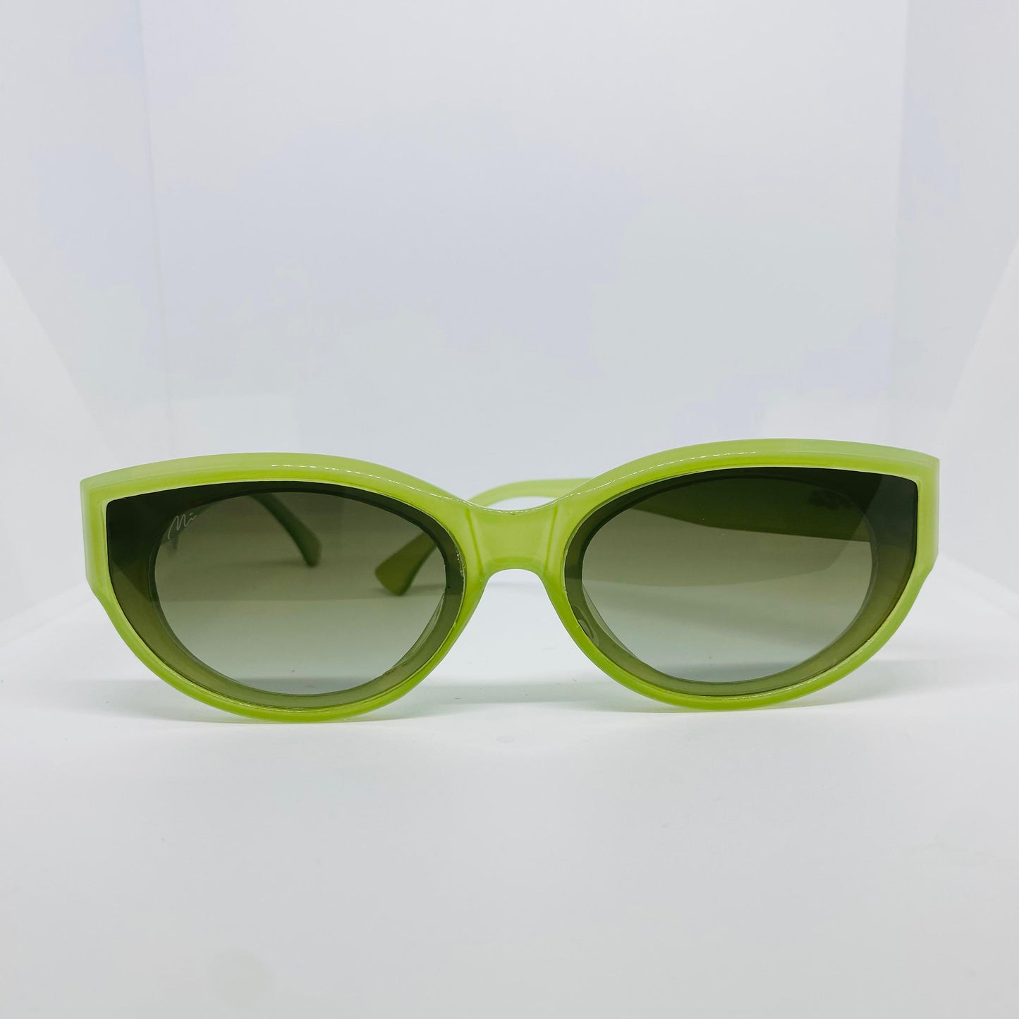 GREEN